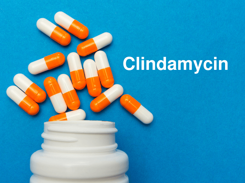 Clindamycin là kháng sinh được bác sĩ kê đơn để điều trị mụn